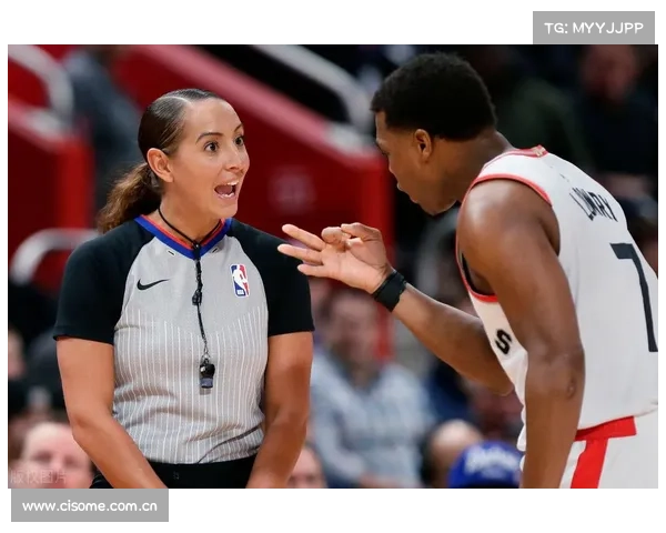 东契奇撩的女裁判,竟是NBA的花木兰!你爱了吗? 东契奇撩的女裁判,竟是NBA的花木兰!你爱了吗?
